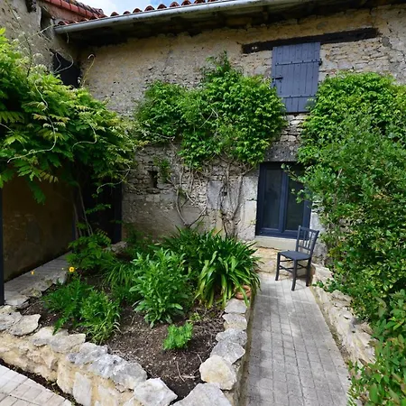 Chez Pique-fesse D'hote Bed & Breakfast