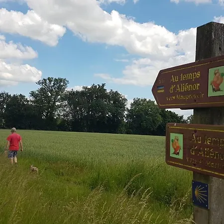 Couette-café Chez Pique-fesse D'hote Saint-Martin-L'ars