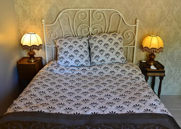 Alojamento de Acomodação e Pequeno-almoço Chez Pique-fesse D'hote Saint-Martin-L'ars