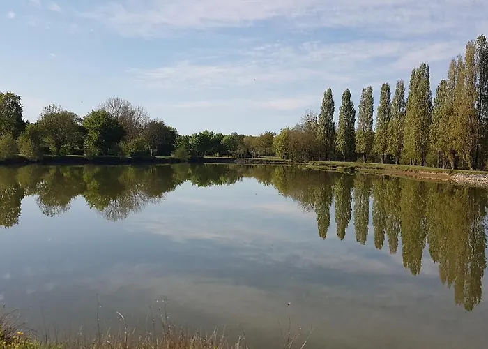 Chez Pique-fesse D'hote Alojamento de Acomodação e Pequeno-almoço 3*